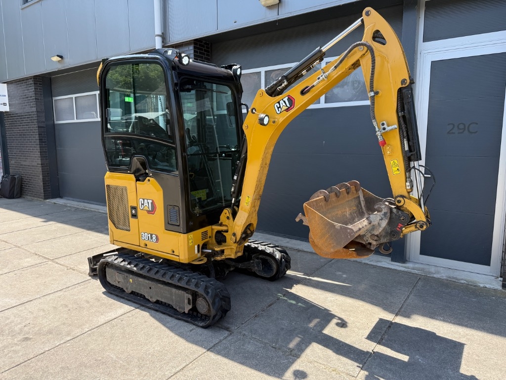 Mini-pelle Caterpillar 301.8 — occasion 2022, 1 500 h