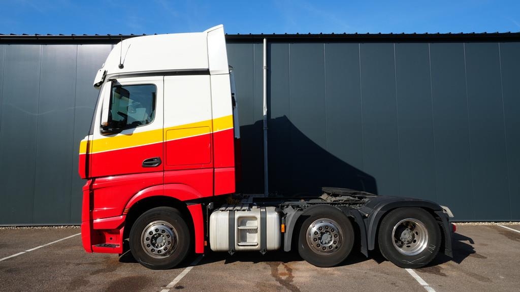 Mercedes-Benz Actros 2544 6x2 tractor unit