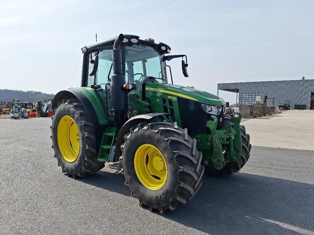 John Deere 6110M