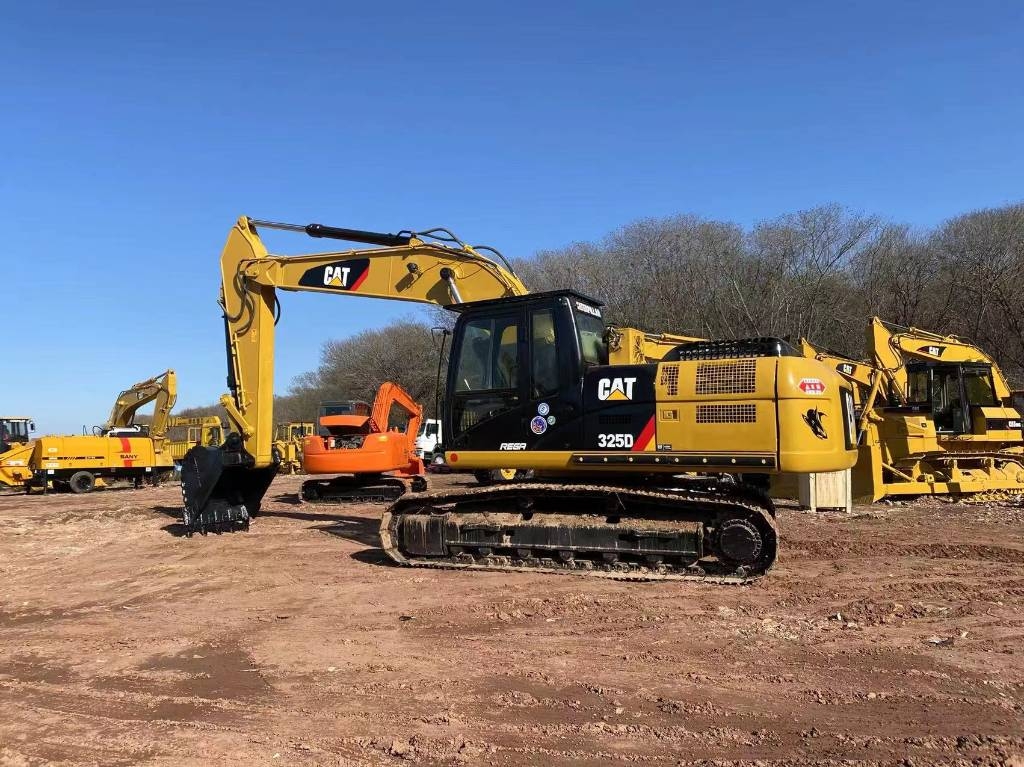 Pelle sur chenilles Caterpillar 325D — occasion 2019