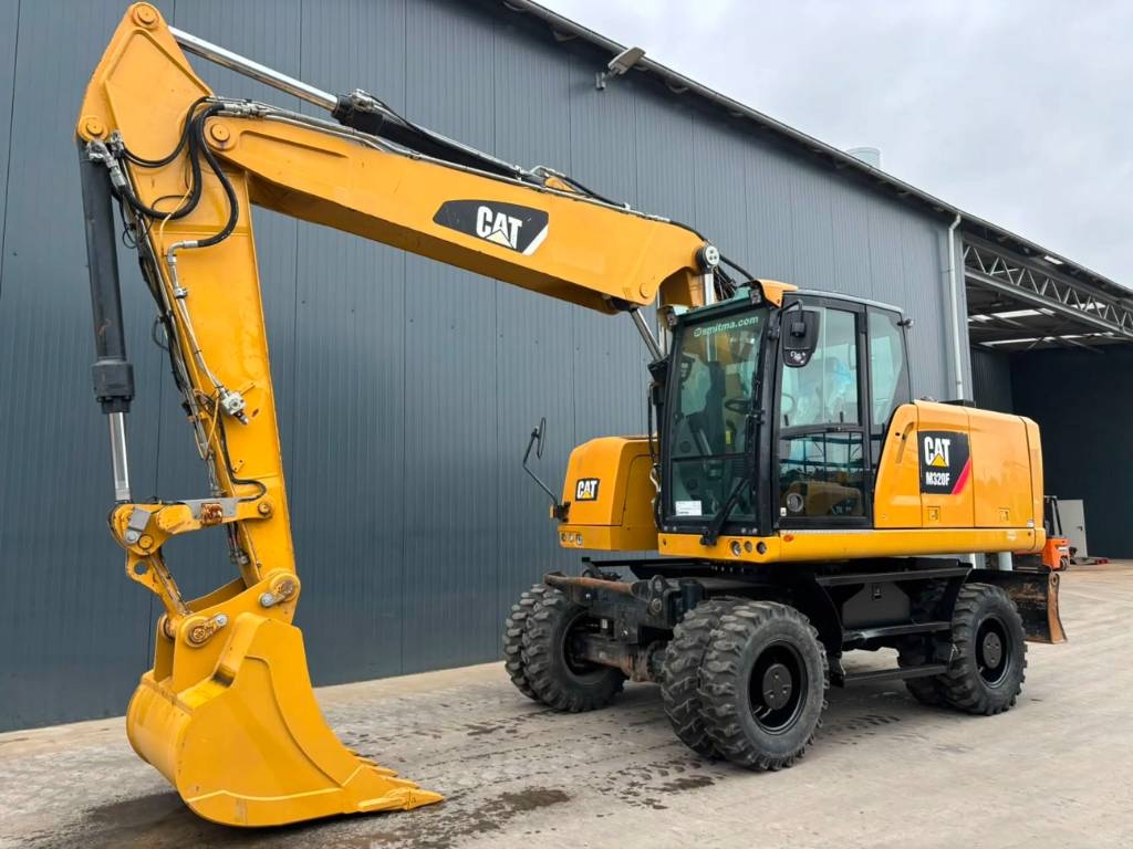 CAT M320F