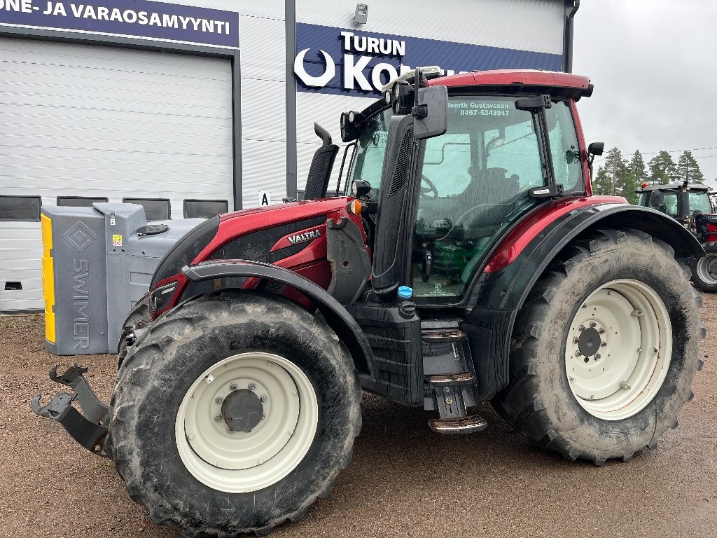 Valtra N 174