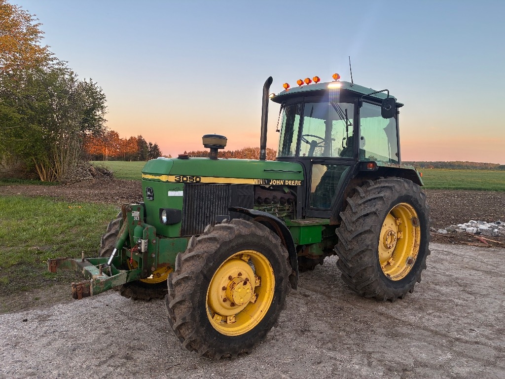 John Deere 3050
