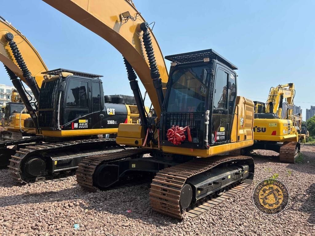 Pelle sur chenilles Caterpillar 320GC — occasion 2024