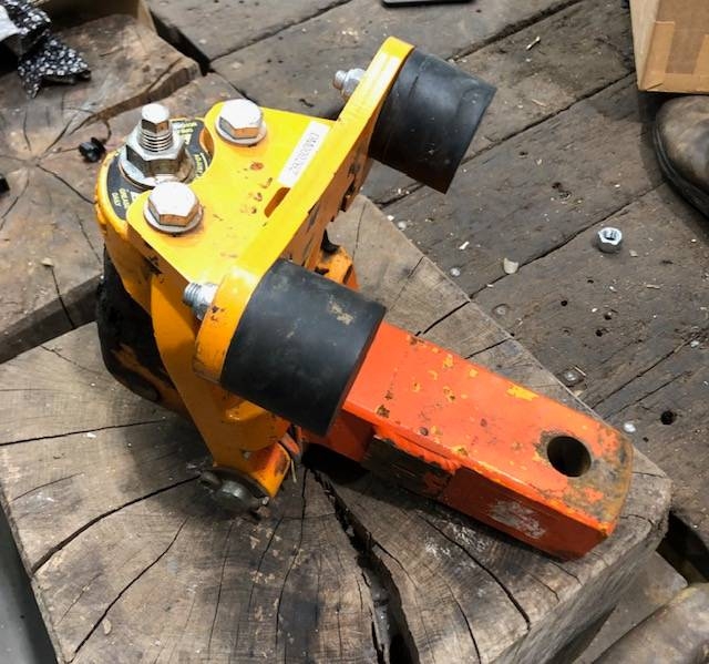 Lynx D80 BENNET BALL HITCH