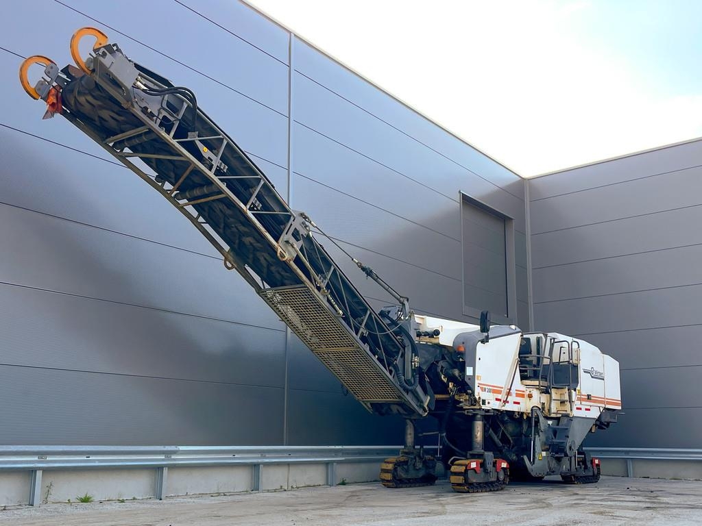 Wirtgen W 200