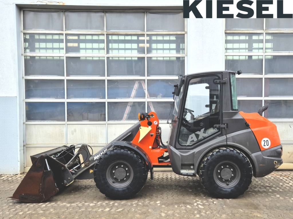 Chargeuse compacte Mecalac AX 850 — occasion 2021, 985 h