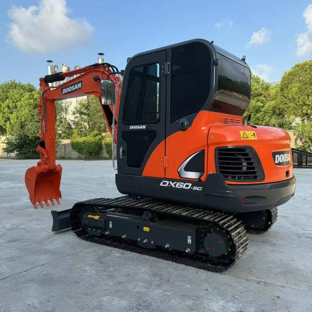 Mini-pelle Doosan DX 60-9 C — occasion 2025, 300 h