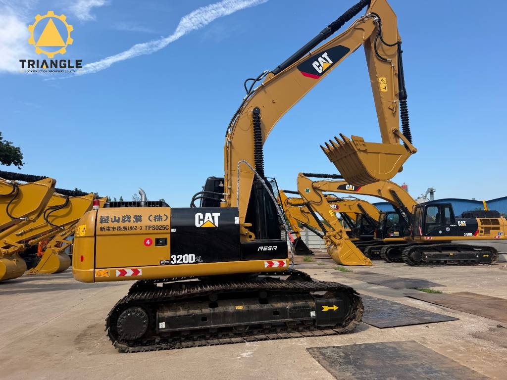 Pelle sur chenilles Caterpillar 320 D L — occasion 2022, 2 653 h
