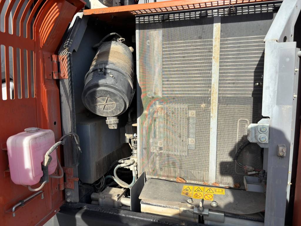 Hitachi ZX 130-6 / Engcon, Мастило, Нагрівач kuva 10