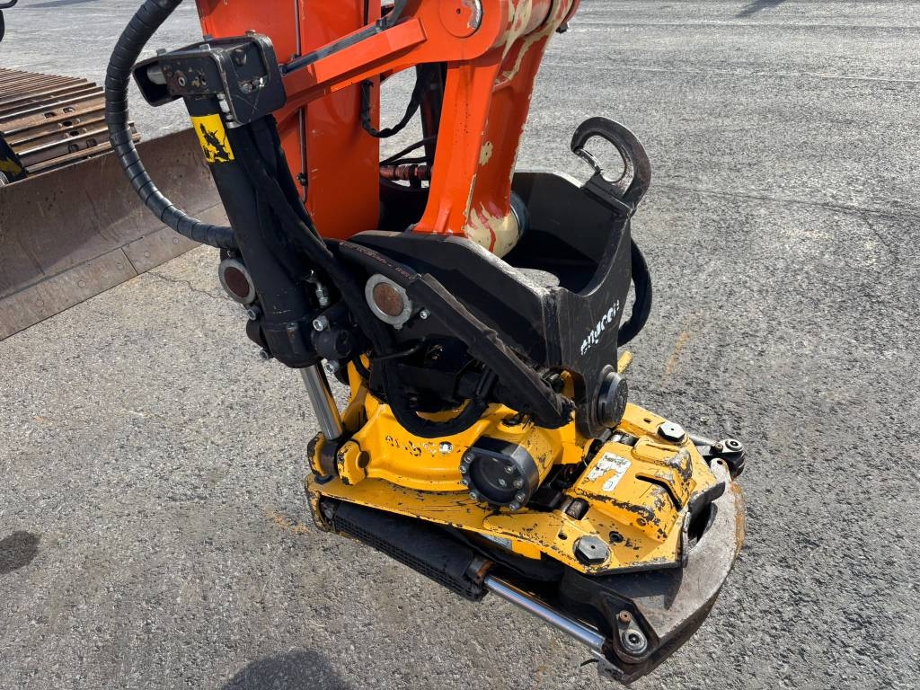 Hitachi ZX 130-6 / Engcon, Мастило, Нагрівач kuva 4
