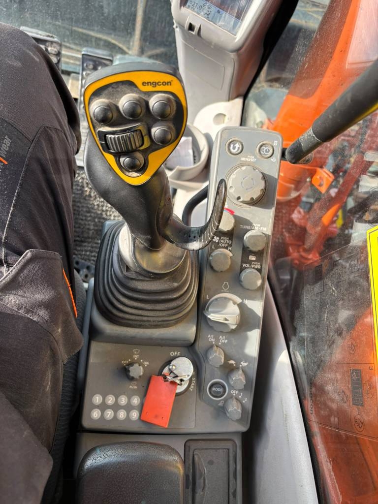 Hitachi ZX 130-6 / Engcon, Мастило, Нагрівач kuva 22