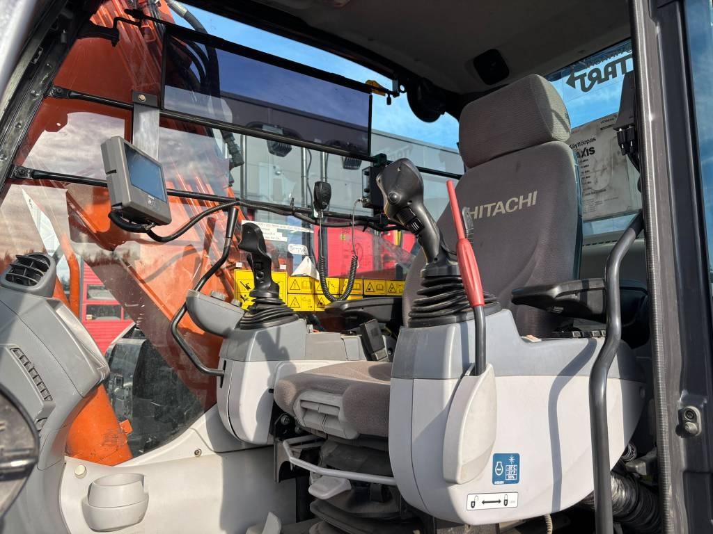 Hitachi ZX 130-6 / Engcon, Мастило, Нагрівач kuva 20