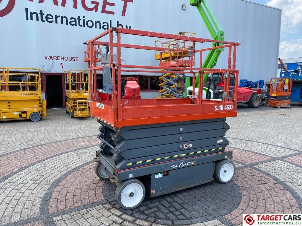 SkyJack SJIII-4632 Electric 4632 Scissor Work Lift 1170cm