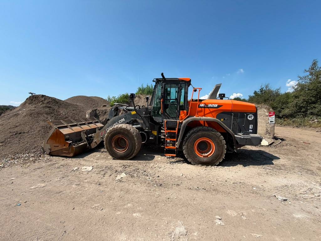 Develon DL 320-7