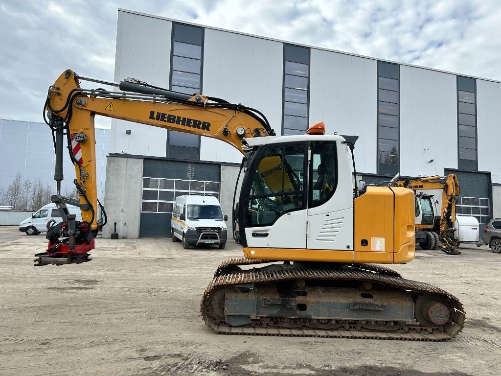 Liebherr R 914 Compact