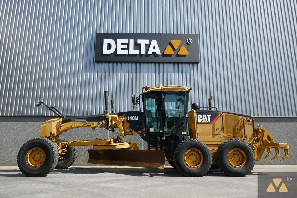 CAT 140M