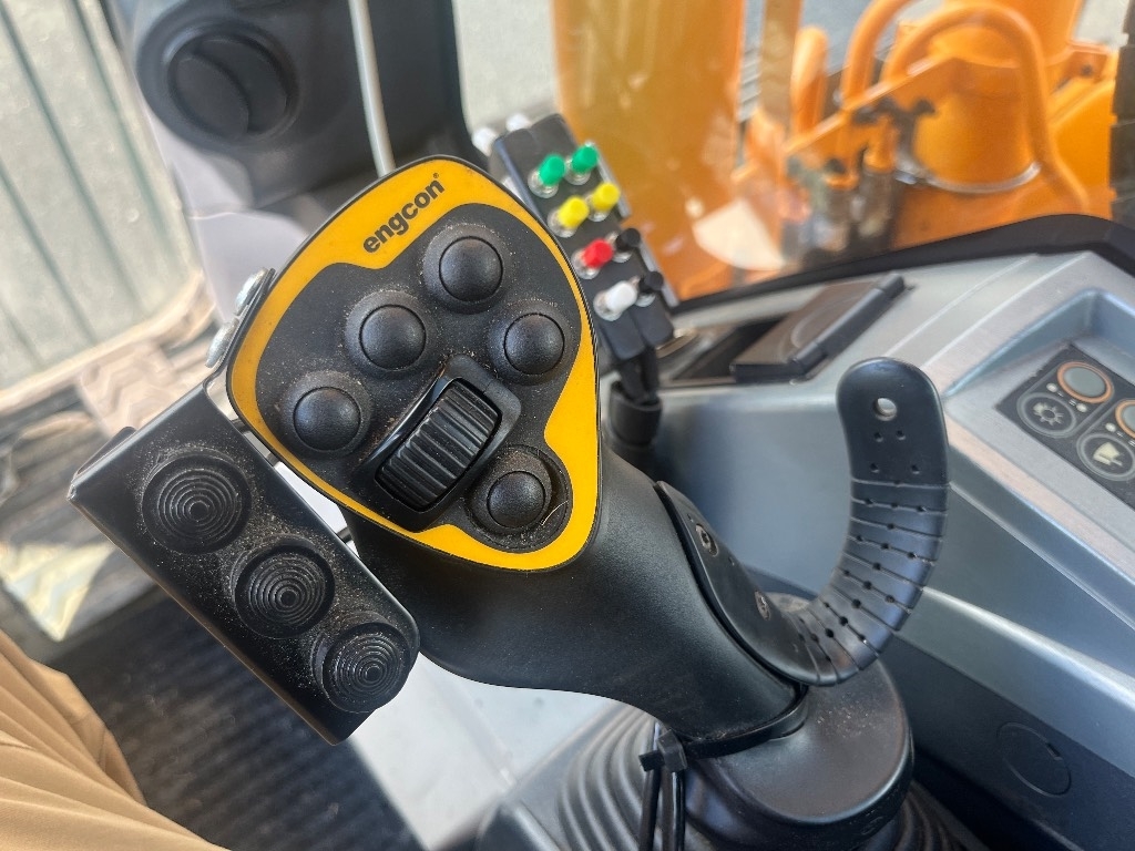 Hyundai Robex 140 LCM-9 / Engcon, Harvesteri, Uudet ketjut kuva 19