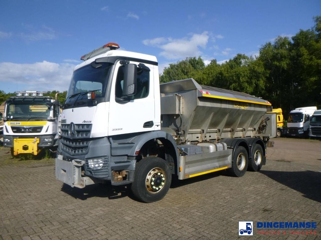 MB Trac Arocs 3333 6x6 RHD Romaquip gritter