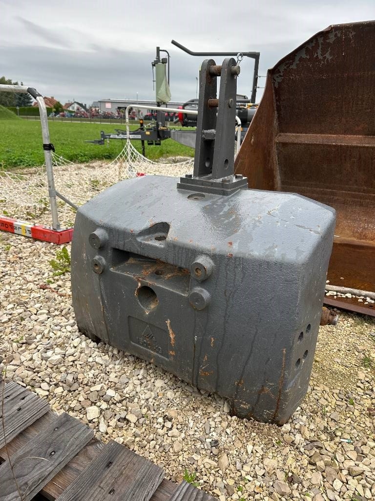 OBCIĄŻNIK AGCO 1500 KG