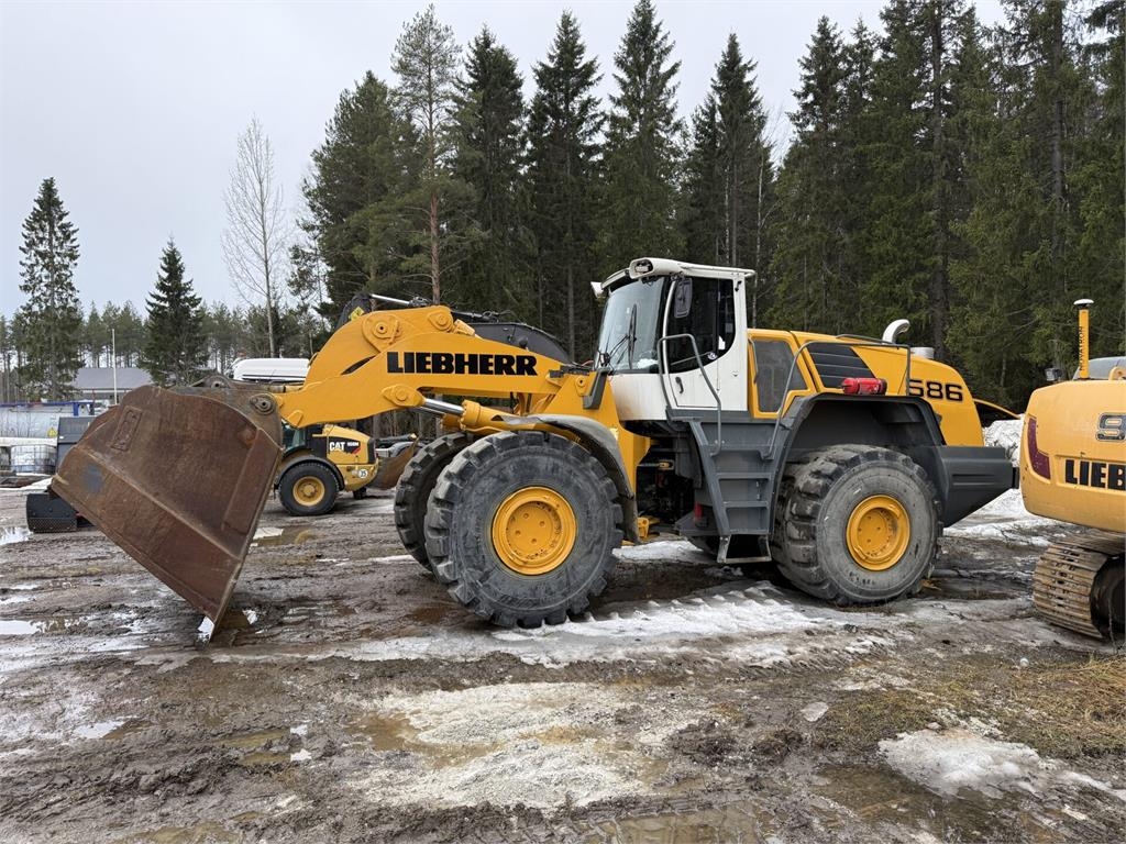 Liebherr L586