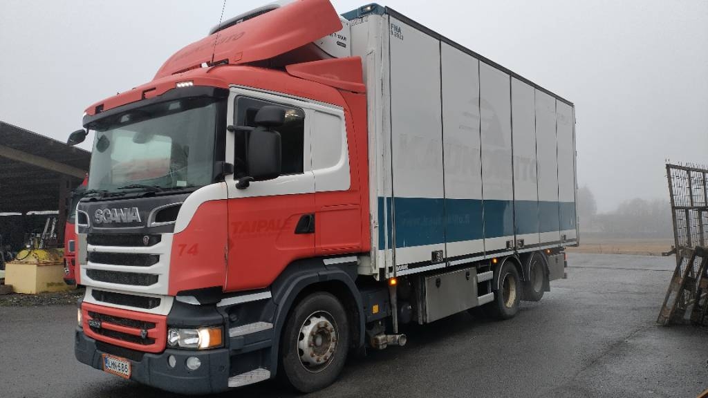 Scania R520 6x2 kokosivuauk kori, thermoking kone