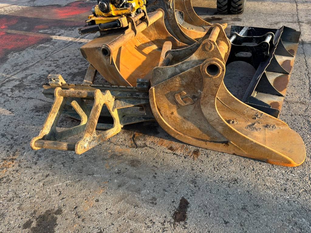 Doosan DX 165 W-5 / 3D, Engcon, Grease, 6 příslušenství kuva 4