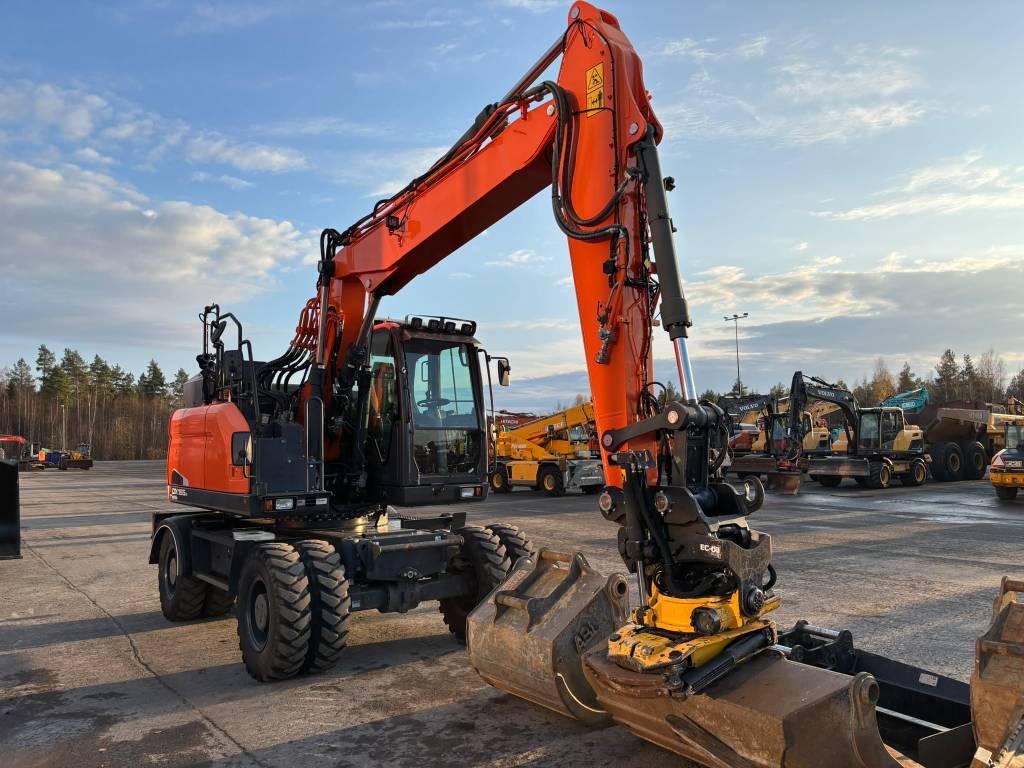 Doosan DX 165 W-5 / 3D, Engcon, Grease, 6 příslušenství kuva 7