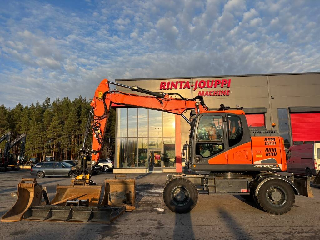 Pelle sur pneus Doosan DX 165 W-5 / 3D, Engcon, Rasvari, 6 Lisälaitetta — occasion 2018, 9 329 h