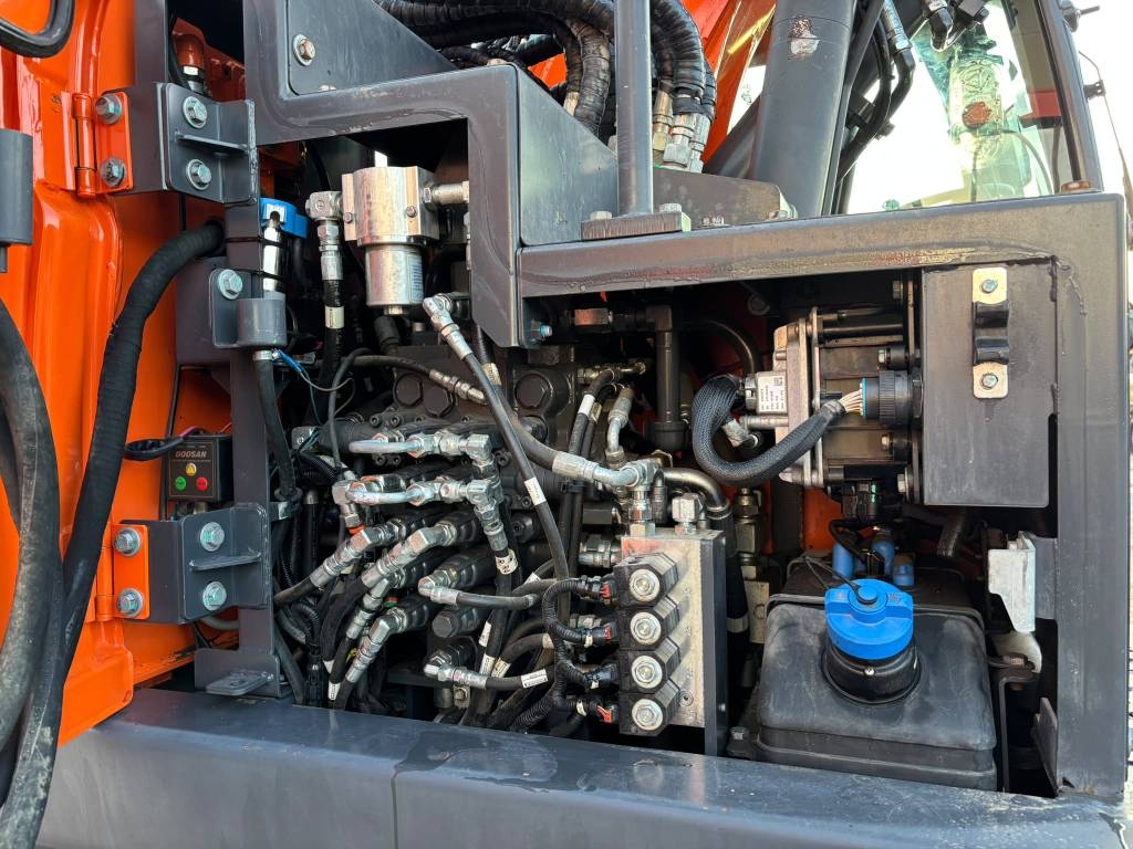 Doosan DX 165 W-5 / 3D, Engcon, Grease, 6 příslušenství kuva 17