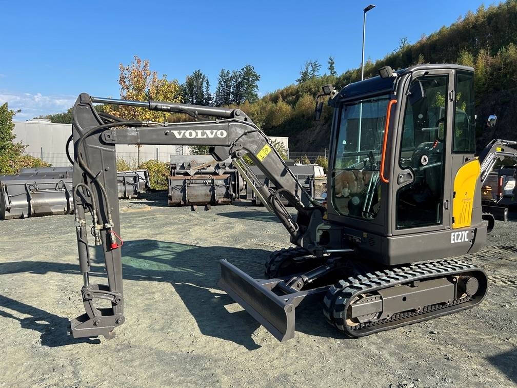 Mini-pelle Volvo EC 27 C — occasion 2014, 4 673 h