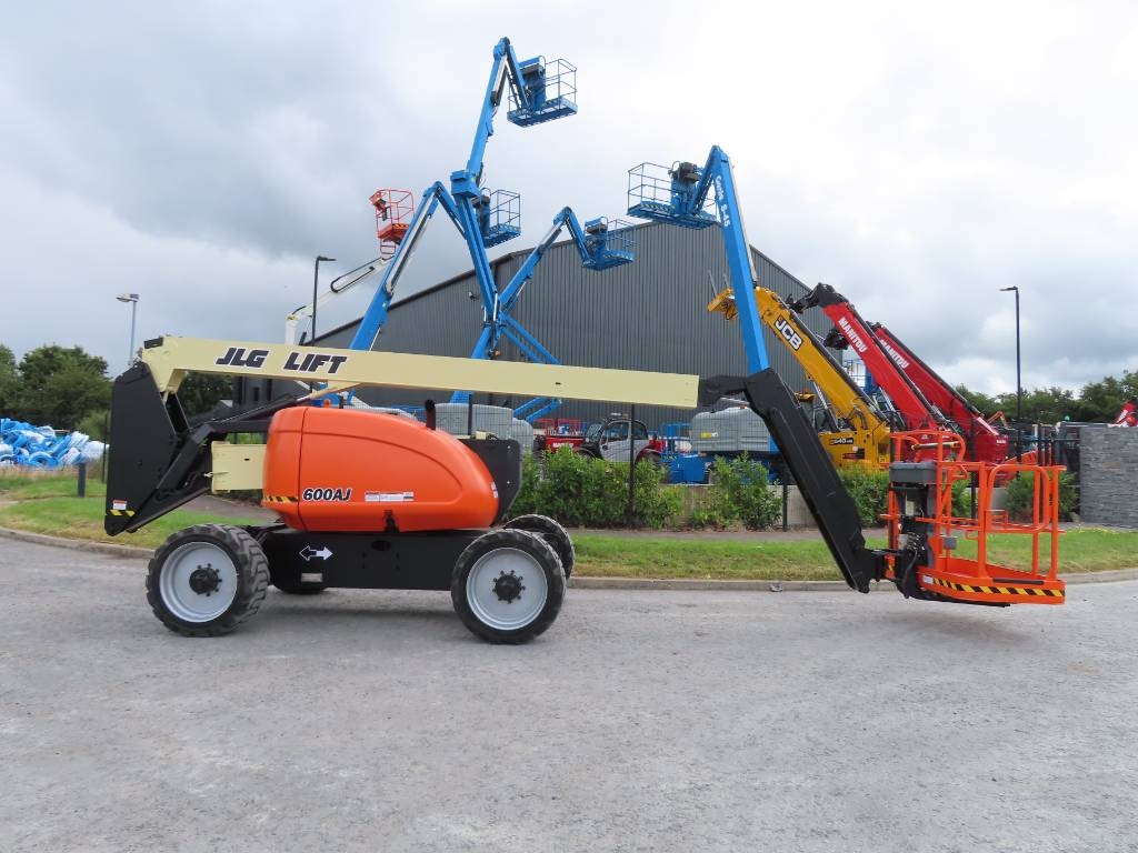 JLG 600AJ