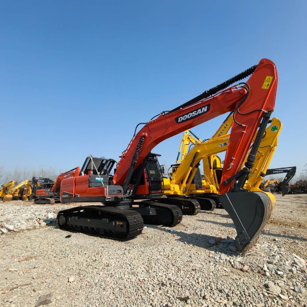 Pelle sur chenilles Doosan DX225LCA — occasion 2024, 500 h