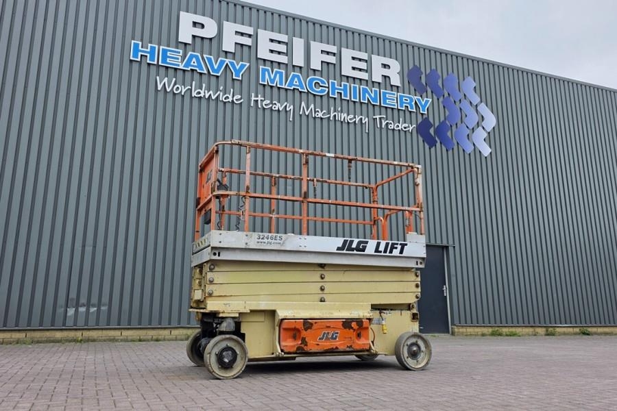 JLG 3246ES Electric, 11.7m Working Height, 320kg Capac