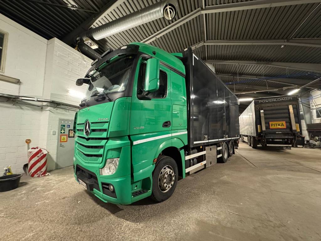 Mercedes-Benz Actros 2546