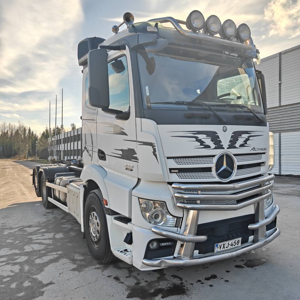 Mercedes-Benz Actros 2551