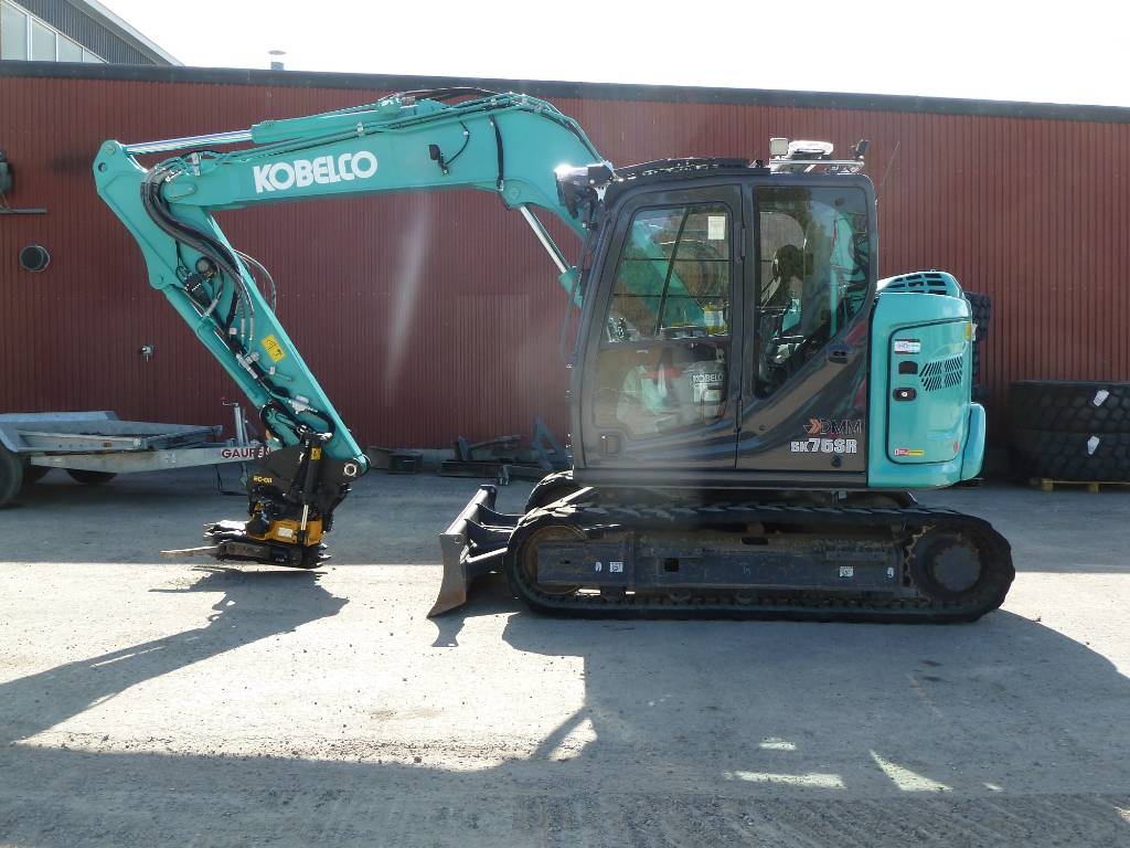 Mini-pelle Kobelco SK75SR-7 / 1.600 tinm. — occasion 2023, 1 600 h