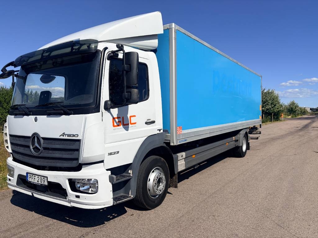Mercedes-Benz Atego 1523
