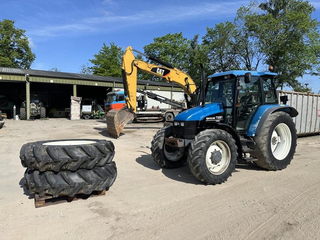 New Holland TS 90