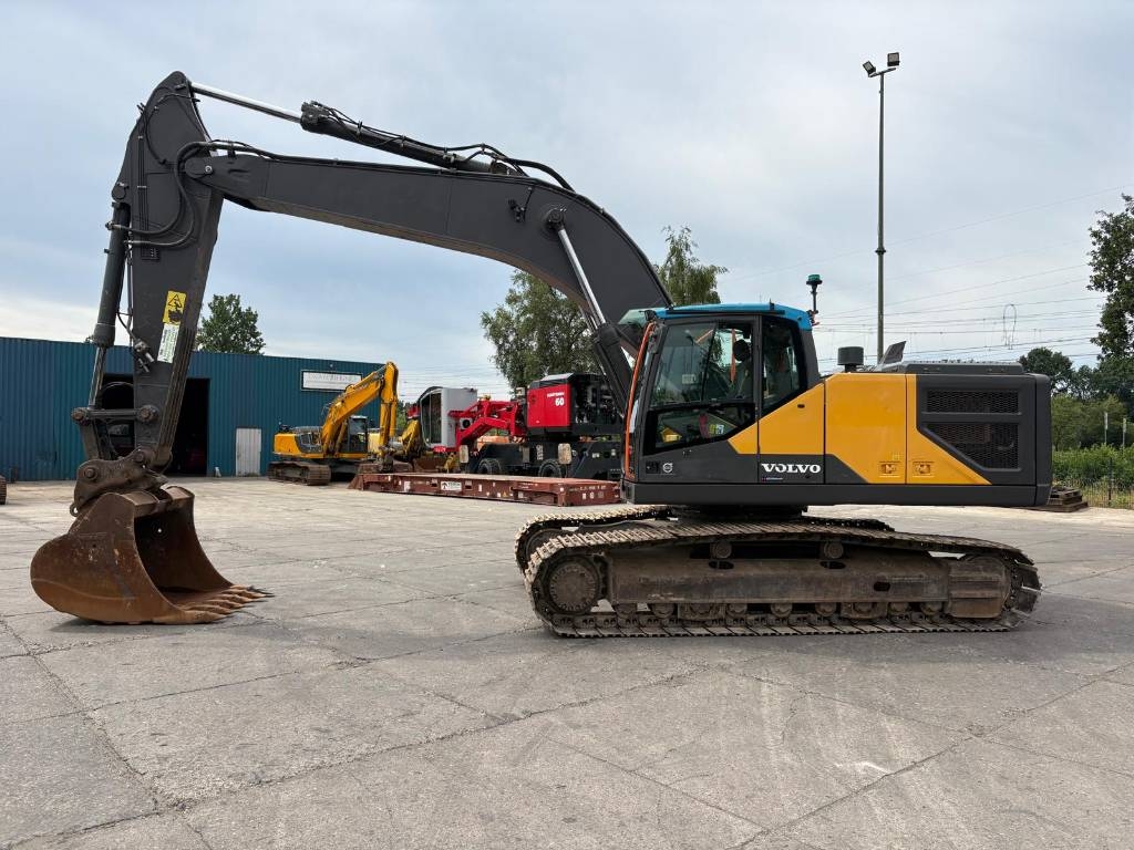 Volvo EC 300 EL (500 hours service done)