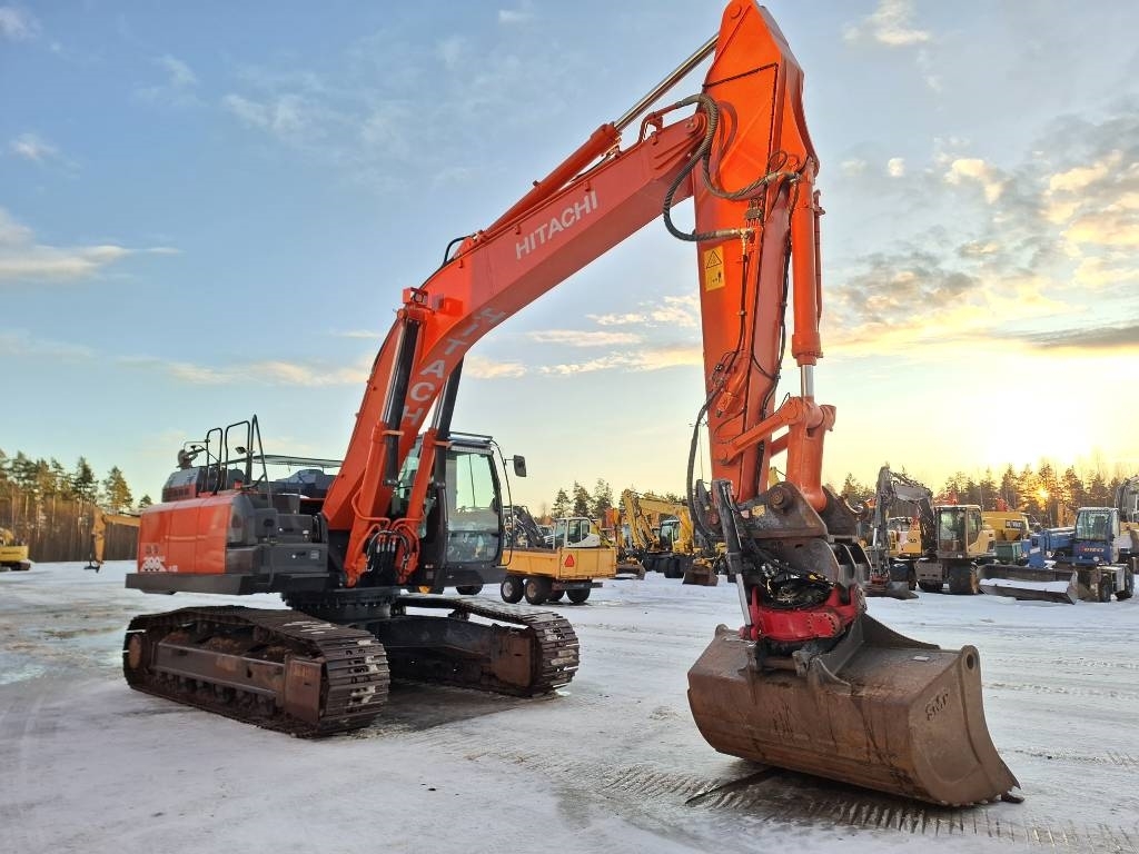 Hitachi ZX 300 LC-6 / Pyörittäjä, Rasvari, Kauha kuva 5