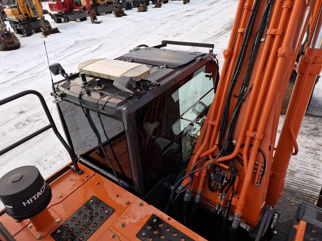 Hitachi ZX 300 LC-6 / Pyörittäjä, Rasvari, Kauha kuva 20