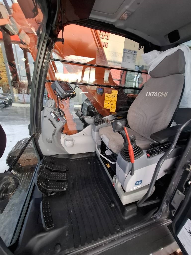 Hitachi ZX 300 LC-6 / Pyörittäjä, Rasvari, Kauha kuva 22