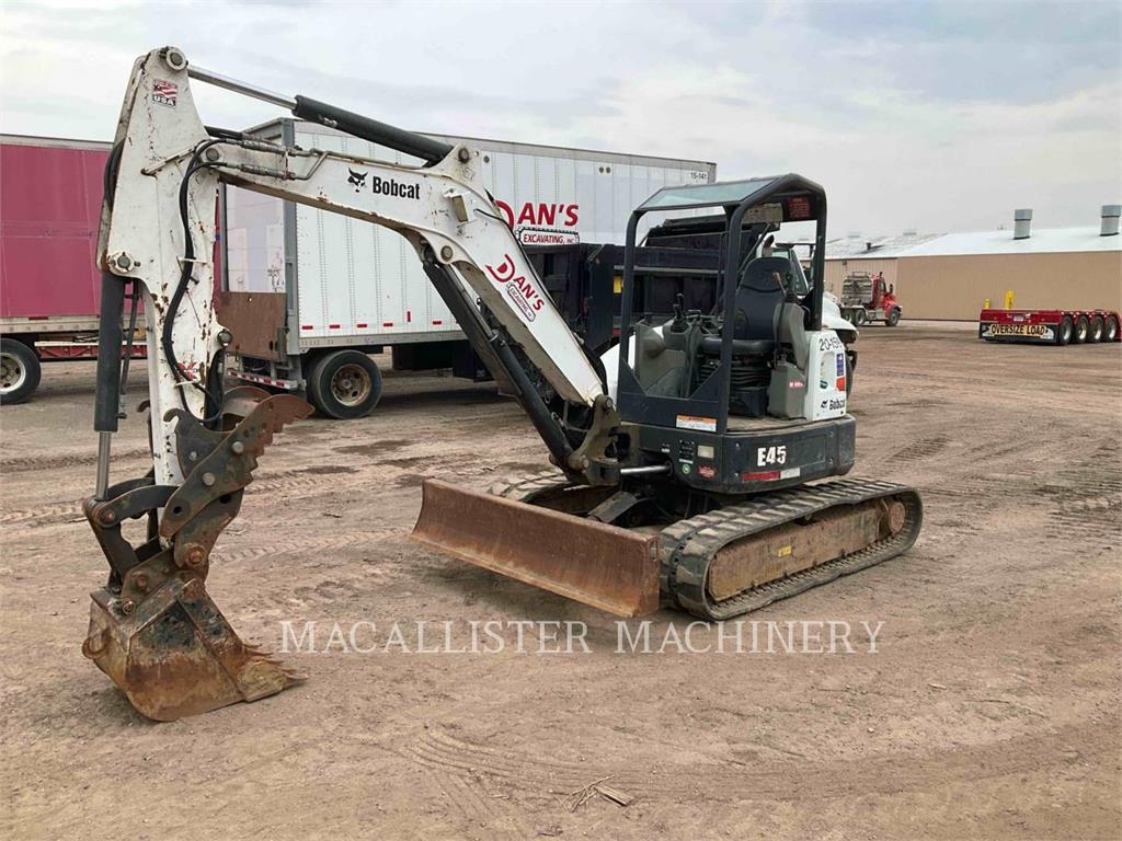 Pelle sur chenilles Bobcat E45 — occasion 2015, 5 351 h