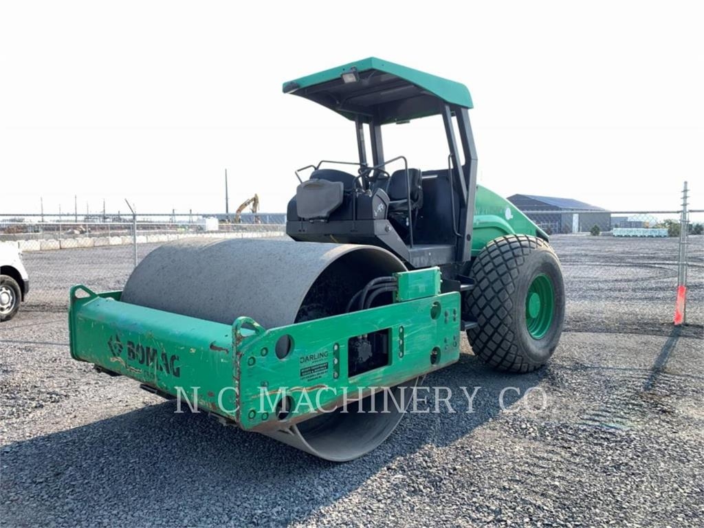 Rouleau monocylindre Bomag BW211D-50 — occasion 2016, 2 551 h