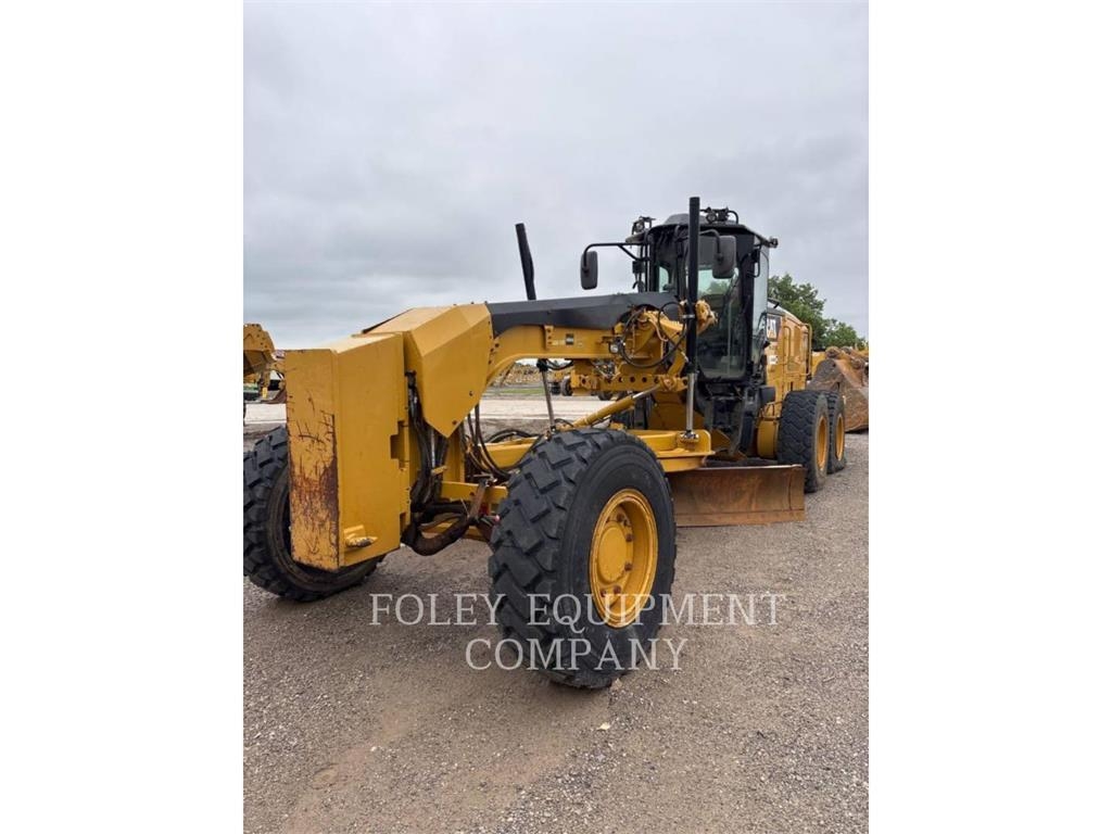 CAT 140M3AW