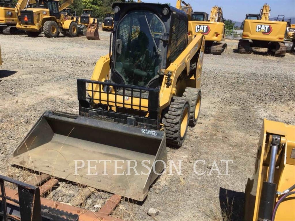 Chargeuse compacte Caterpillar 226D3 — occasion 2024, 637 h