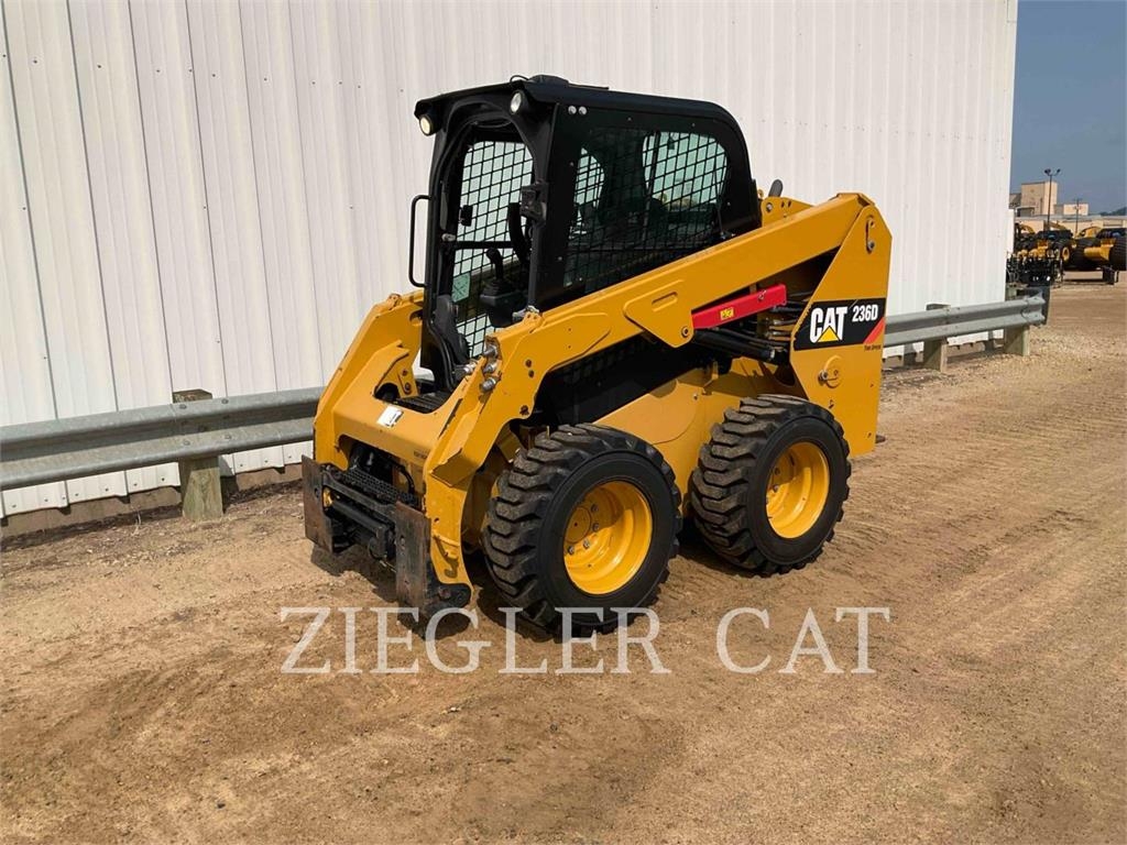 CAT 236D