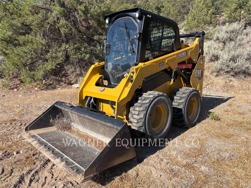 Chargeuse compacte Caterpillar 242D3 — occasion 2020, 421 h
