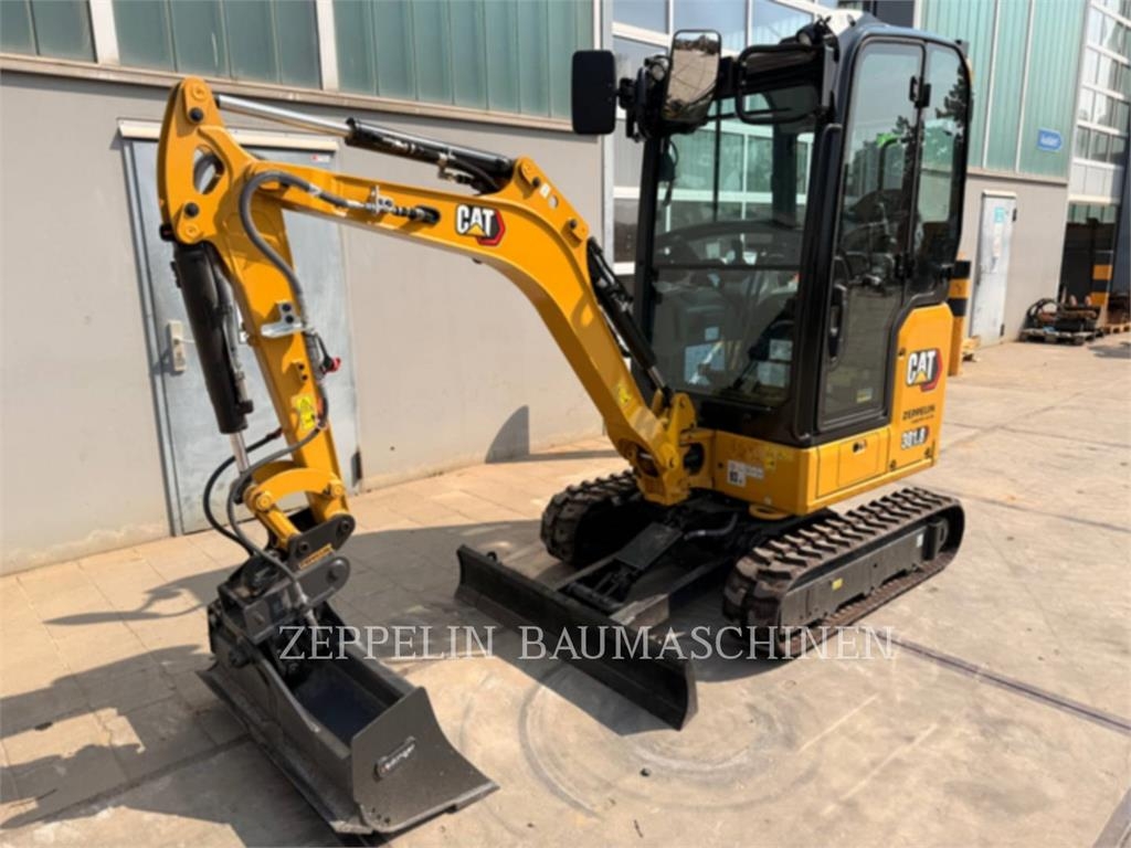 Pelle sur chenilles Caterpillar 301.8-05A — occasion 2025, 8 h